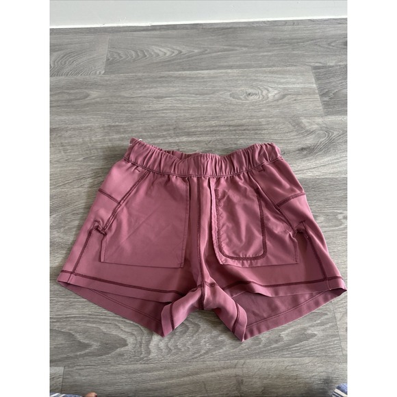 Lululemon On The Fly Shorts Size 4 Velvet Dust - Picture 5 of 5
